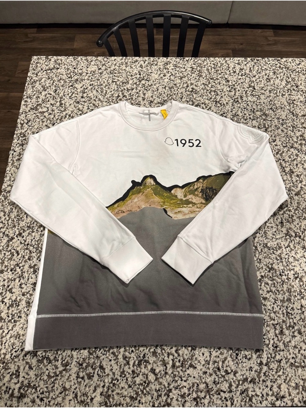 Moncler White & Gray '1952' Scenic Graphic Crewneck | White | Large